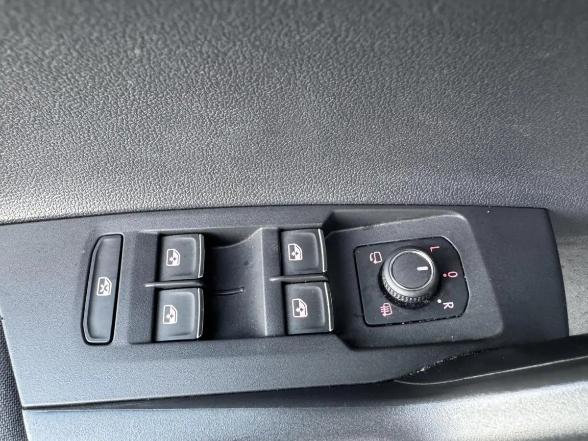 1.0 TSI 110pk R-Line DSG ACC Virtuele CockpitCarPlay Camera Leder LED Stlvw Garantie