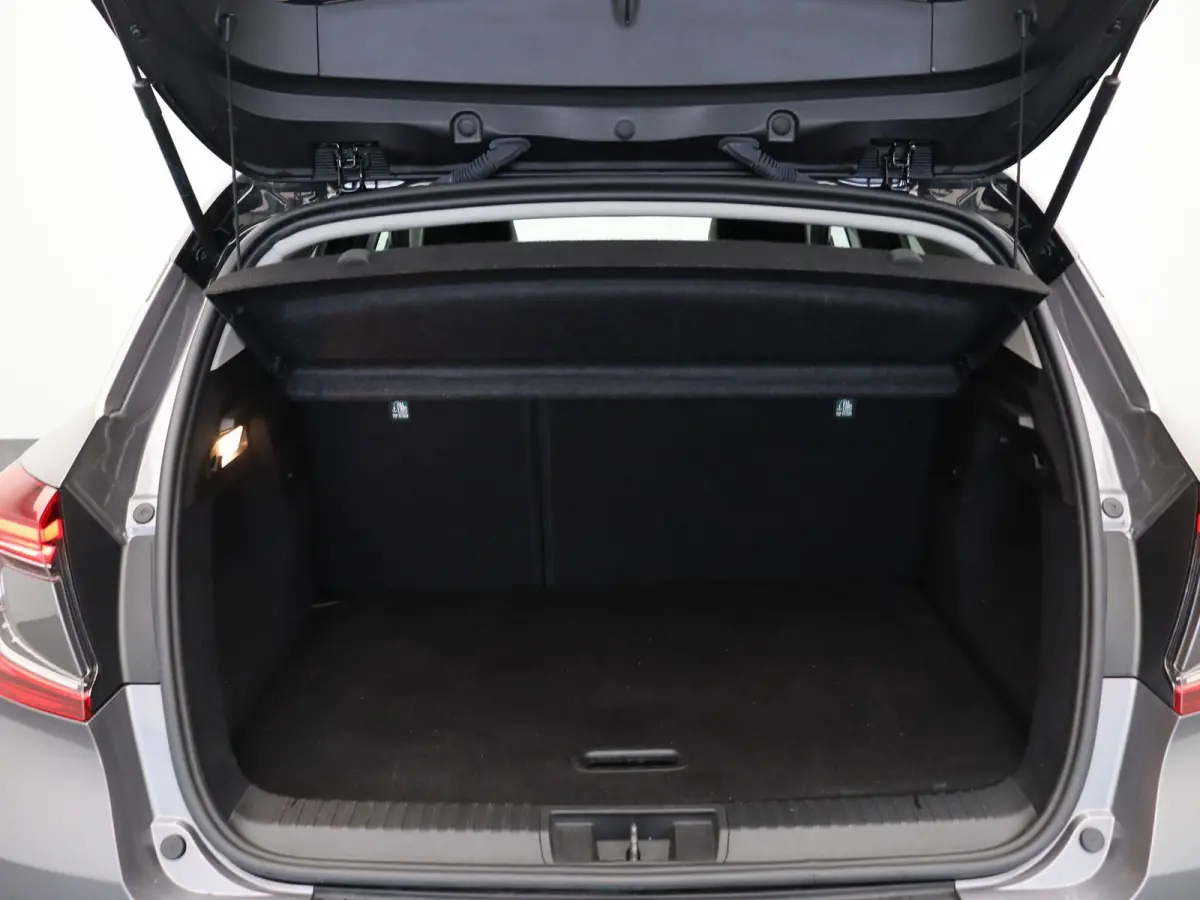 TCe 90pk Techno | Achteruitrijcamera | Navigatie | Parkeersensoren voor/achter | Climate control |