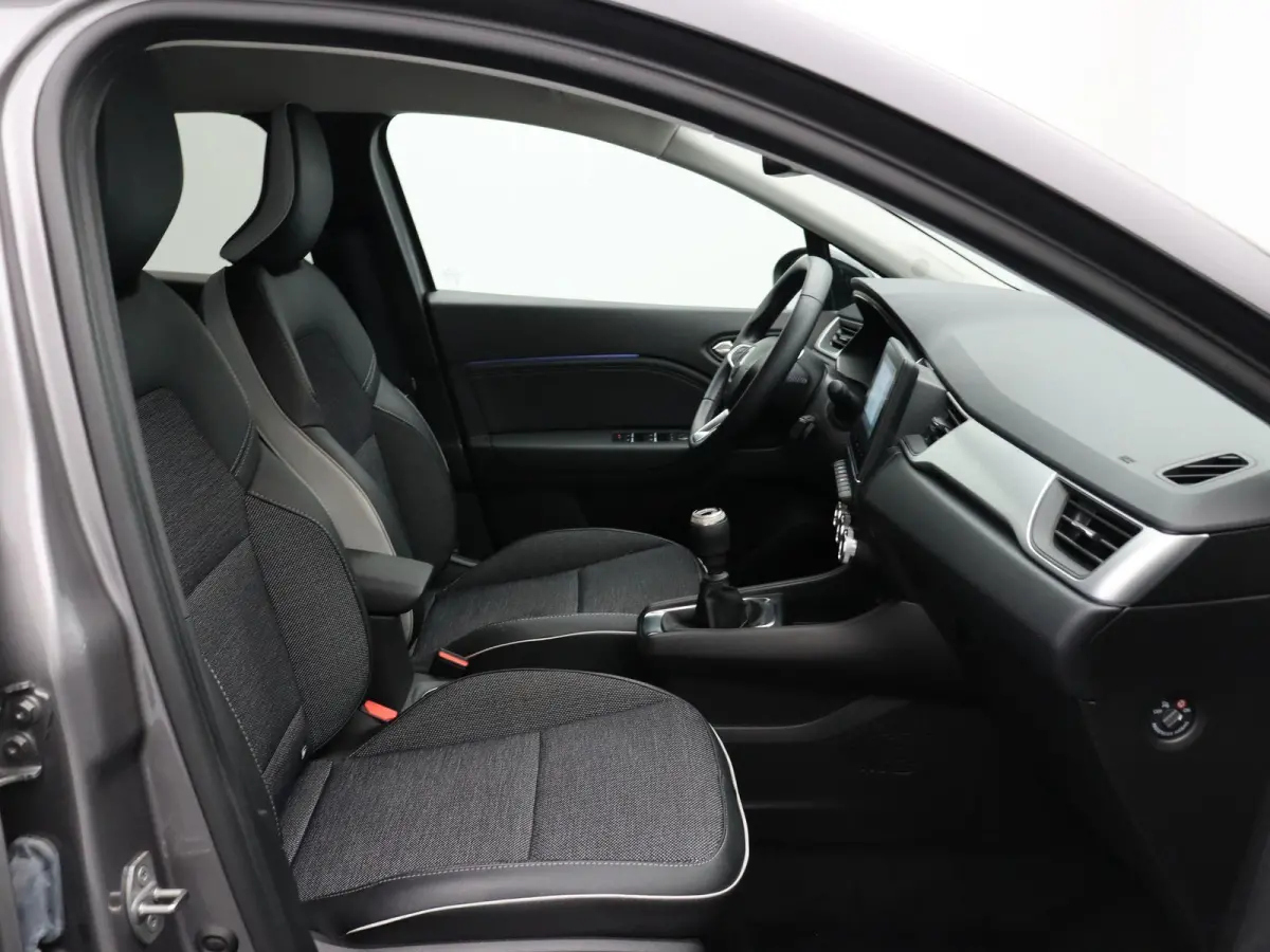 TCe 90pk Techno | Achteruitrijcamera | Navigatie | Parkeersensoren voor/achter | Climate control |