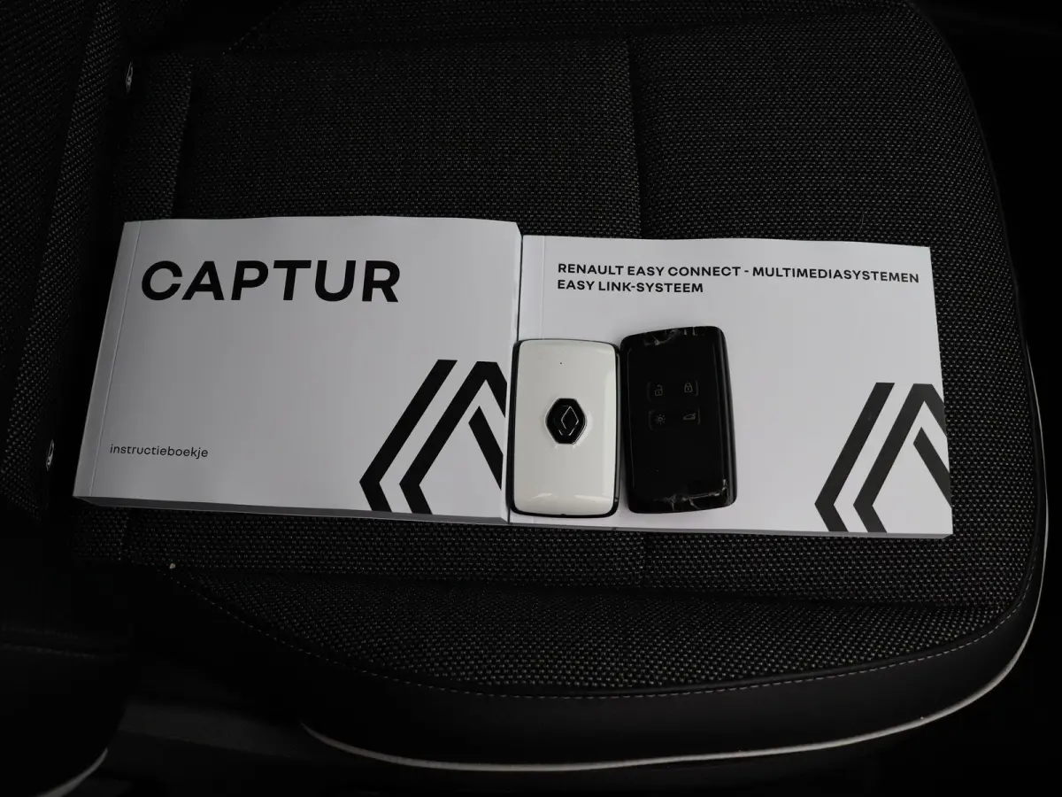 TCe 90pk Techno | Achteruitrijcamera | Navigatie | Parkeersensoren voor/achter | Climate control |