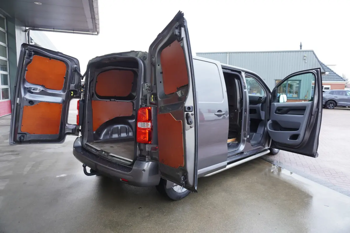 227S 2.0 BlueHDI 180 Premium Pack Automaat Nr. V101 | Airco | Cruise | Navi | Camera