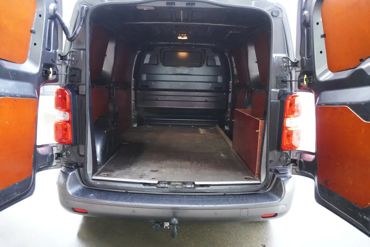 227S 2.0 BlueHDI 180 Premium Pack Automaat Nr. V101 | Airco | Cruise | Navi | Camera