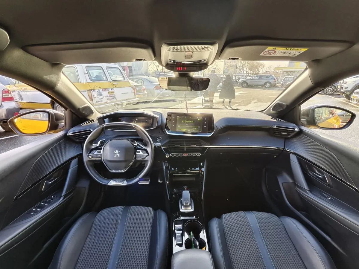 1.2 PureTech GT-Line / AUTOMAAT / LAGE KM / FULL OPTION /