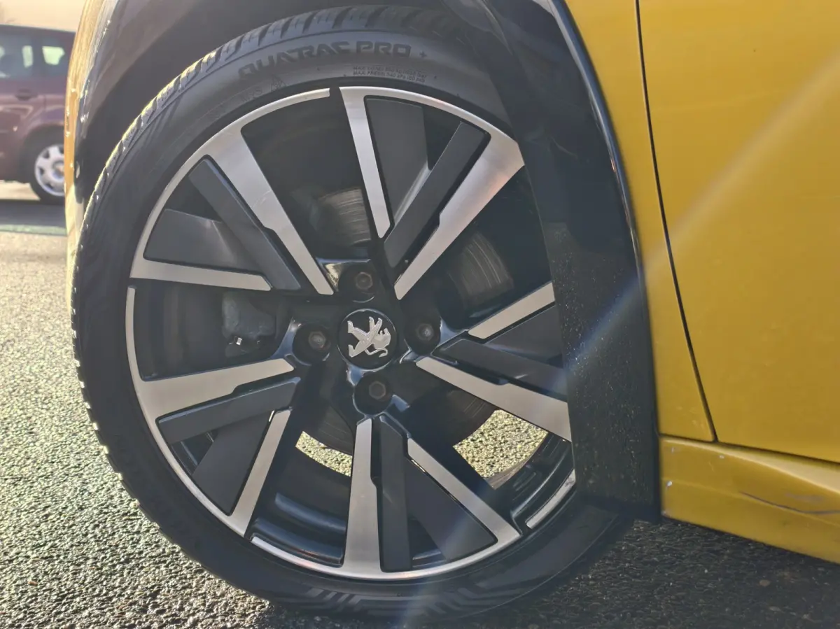 1.2 PureTech GT-Line / AUTOMAAT / LAGE KM / FULL OPTION /