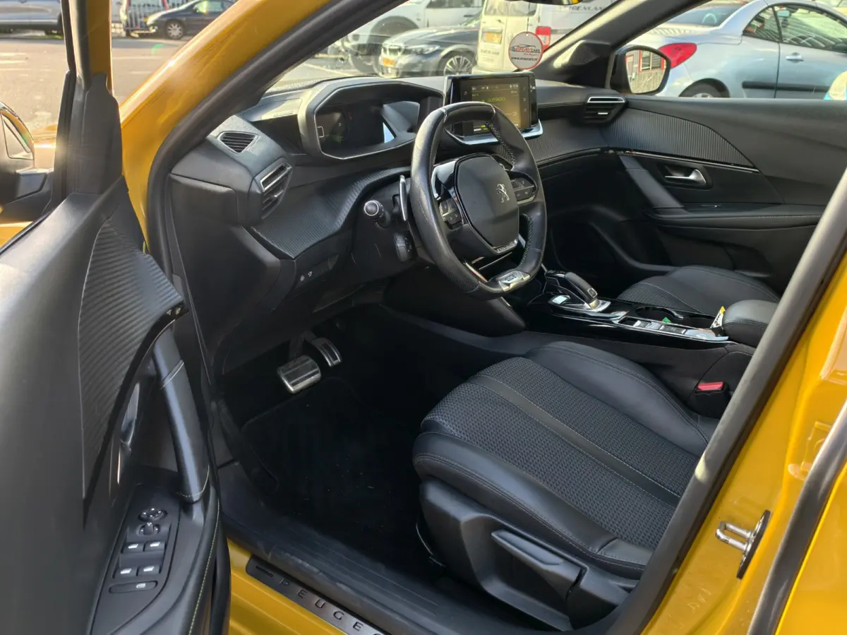 1.2 PureTech GT-Line / AUTOMAAT / LAGE KM / FULL OPTION /