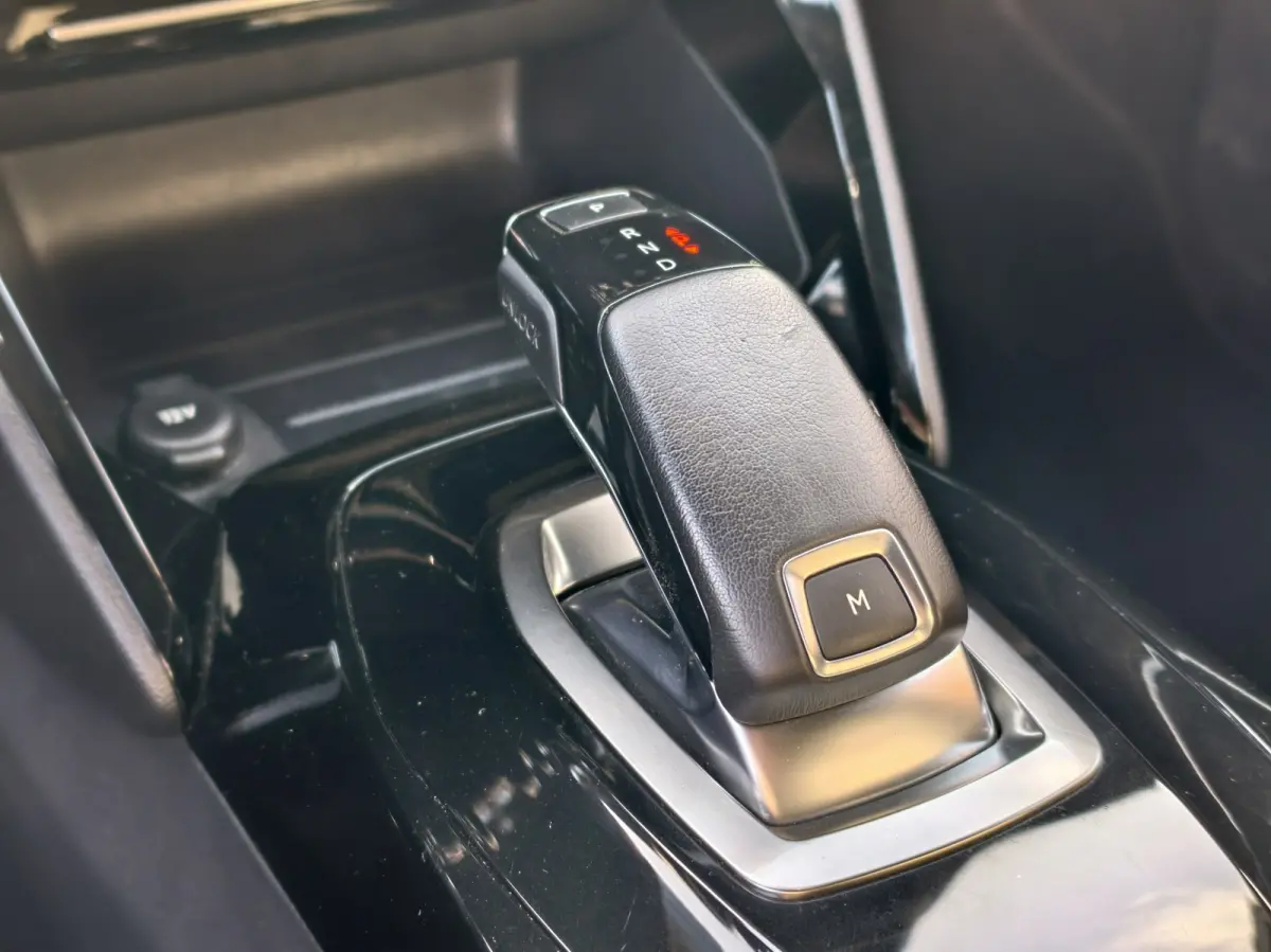 1.2 PureTech GT-Line / AUTOMAAT / LAGE KM / FULL OPTION /