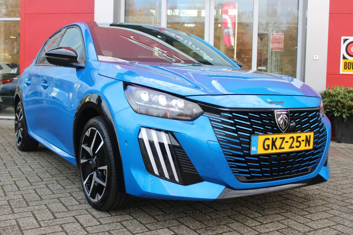 1.2 100PK GT | PANORAMA DAK | KEYLESS ENTRY/START | DRAADLOZE APPLE CARPLAY/ANDROID AUTO | CAMERA VOOR + ACHTER | DRAADLOZE TELEFOONLADER | 17" LICHTEMTALEN VELGEN | FULL LED KOPLAMPEN | DOD