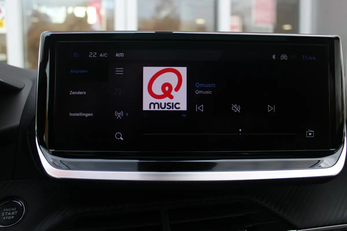 1.2 100PK GT | PANORAMA DAK | KEYLESS ENTRY/START | DRAADLOZE APPLE CARPLAY/ANDROID AUTO | CAMERA VOOR + ACHTER | DRAADLOZE TELEFOONLADER | 17" LICHTEMTALEN VELGEN | FULL LED KOPLAMPEN | DOD
