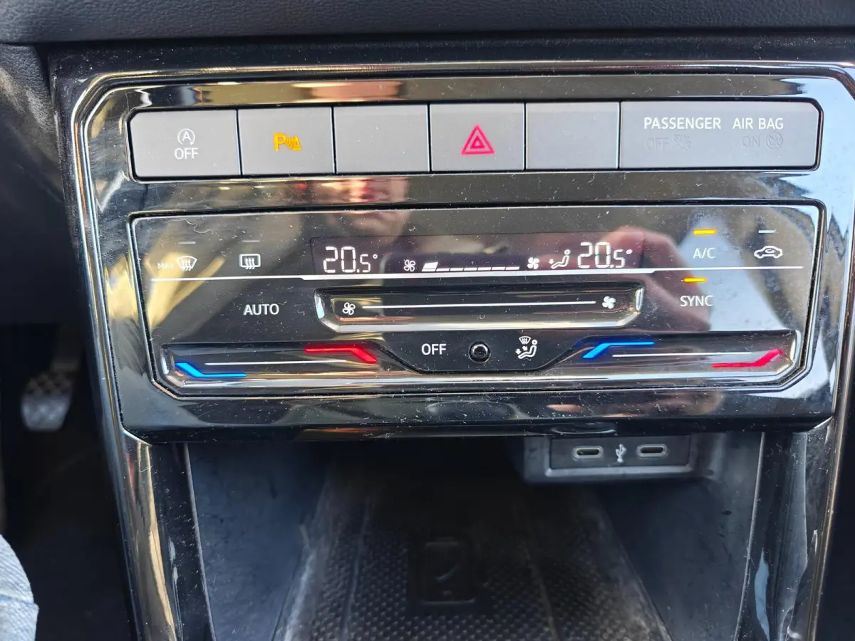 1.0 TSI Style | Org. NL | LED verlichting | Carplay | Navigatie | Dealer onderhouden
