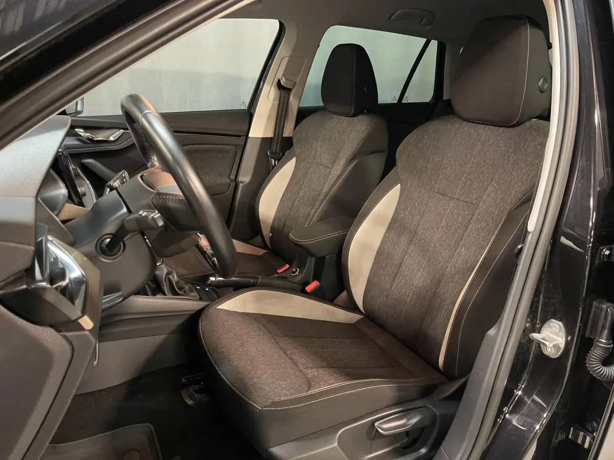 1.0 TSI Business Edition 16"/ Stoel + stuurverwarming/Keyless/Camera/Apple Carplay & Android Auto/PDC v+a/Climate