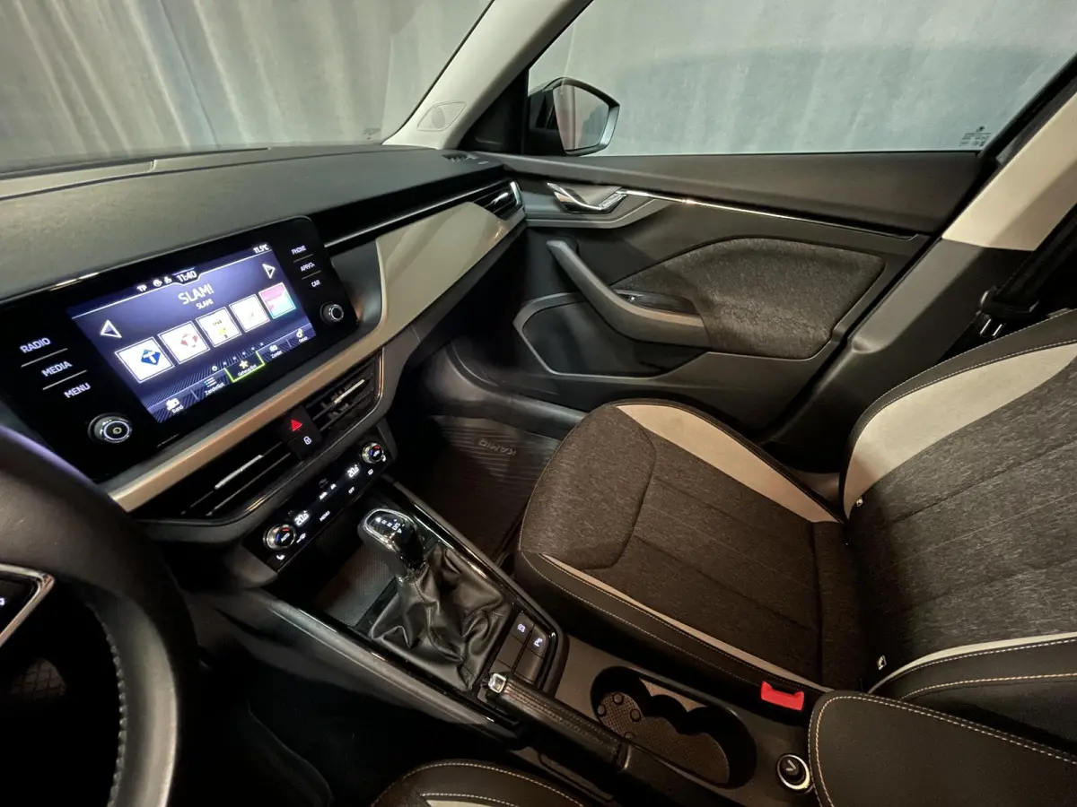 1.0 TSI Business Edition 16"/ Stoel + stuurverwarming/Keyless/Camera/Apple Carplay & Android Auto/PDC v+a/Climate
