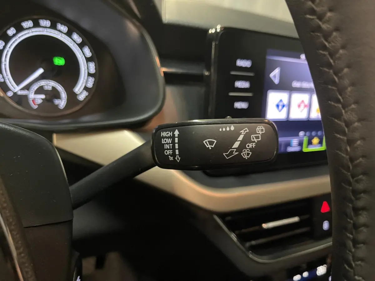 1.0 TSI Business Edition 16"/ Stoel + stuurverwarming/Keyless/Camera/Apple Carplay & Android Auto/PDC v+a/Climate