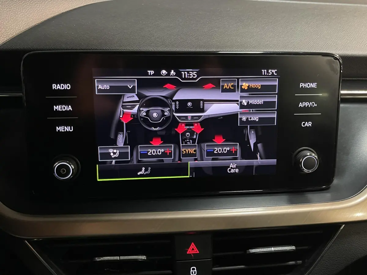 1.0 TSI Business Edition 16"/ Stoel + stuurverwarming/Keyless/Camera/Apple Carplay & Android Auto/PDC v+a/Climate