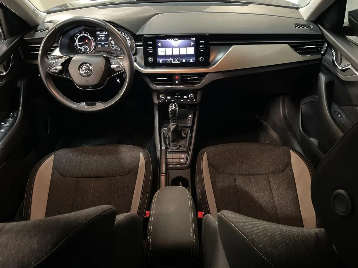 1.0 TSI Business Edition 16"/ Stoel + stuurverwarming/Keyless/Camera/Apple Carplay & Android Auto/PDC v+a/Climate