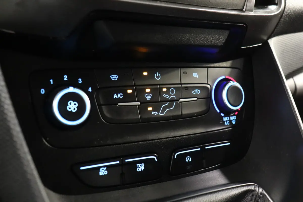 1.5 EcoBlue EURO 6 - Airco - Navi - Trekhaak - €9.900,- Excl.