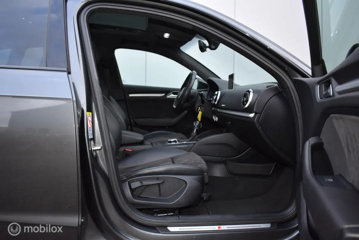2.0 TFSI quattro S-Line Pano Virtual Leder/Alcantara Stoelverwarming 18" LMV Zeer mooi!