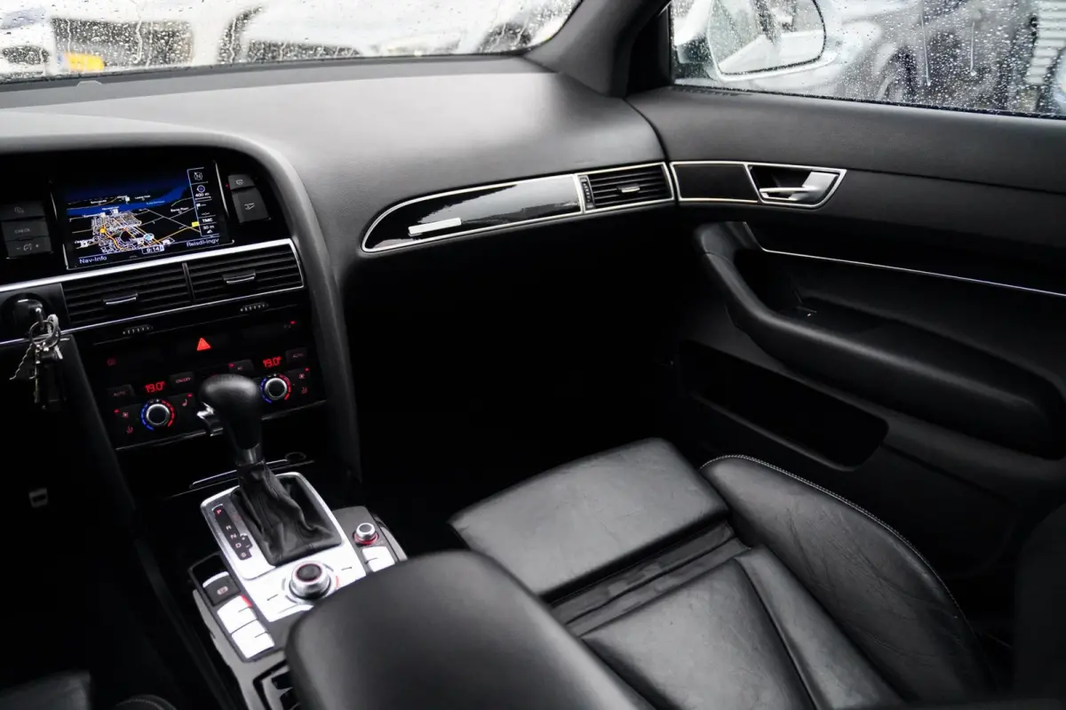 5.0 TFSI RS 6 | 100% onderhouden | Youngtimer | Sport uitlaat | TOP conditie | Cruise control | Luxe Leder |