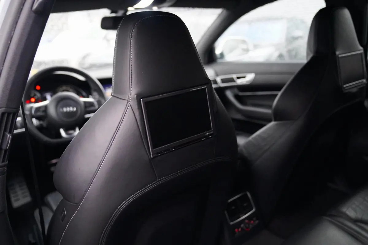 5.0 TFSI RS 6 | 100% onderhouden | Youngtimer | Sport uitlaat | TOP conditie | Cruise control | Luxe Leder |