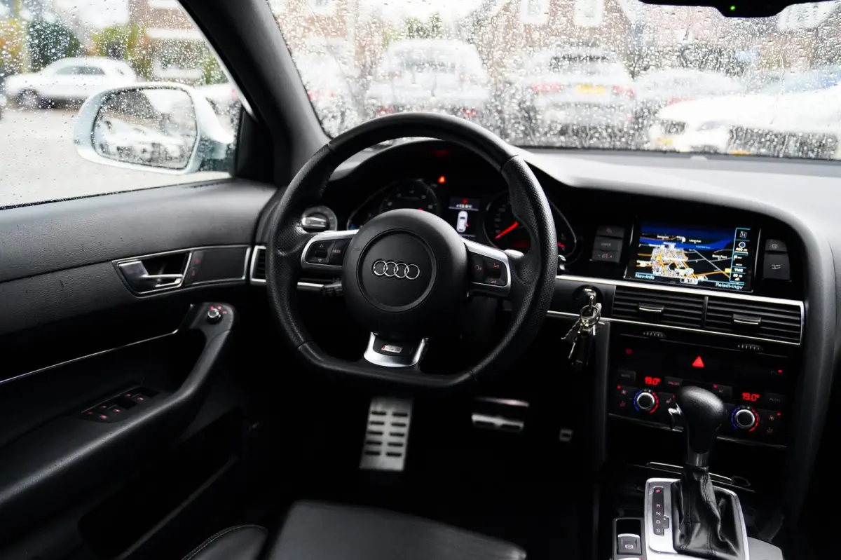 5.0 TFSI RS 6 | 100% onderhouden | Youngtimer | Sport uitlaat | TOP conditie | Cruise control | Luxe Leder |