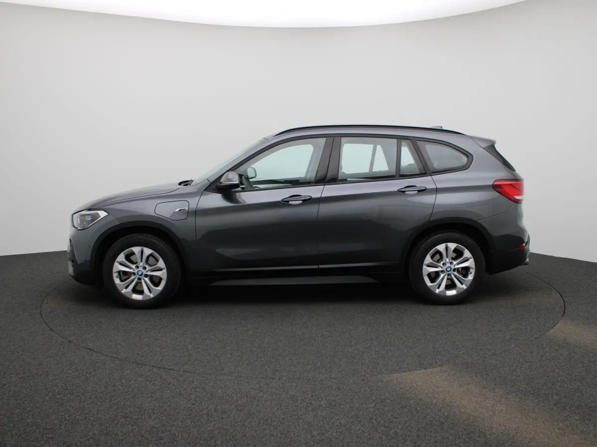 xDrive25e Executive | Automaat | Camera | Navigatie | Climate Control |