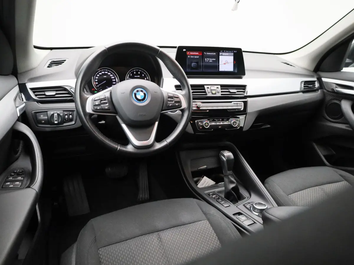 xDrive25e Executive | Automaat | Camera | Navigatie | Climate Control |
