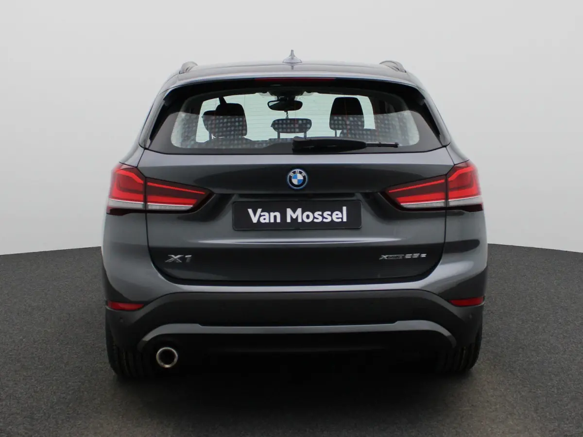 xDrive25e Executive | Automaat | Camera | Navigatie | Climate Control |