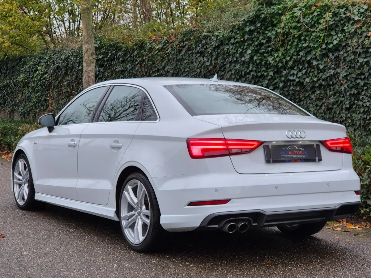 3x 1e eig. S Line Edition Massage Android CarPlay Apple Virtual dash Adaptieve Cruise Line Assist Navi NAP 1.5 TFSI Sport