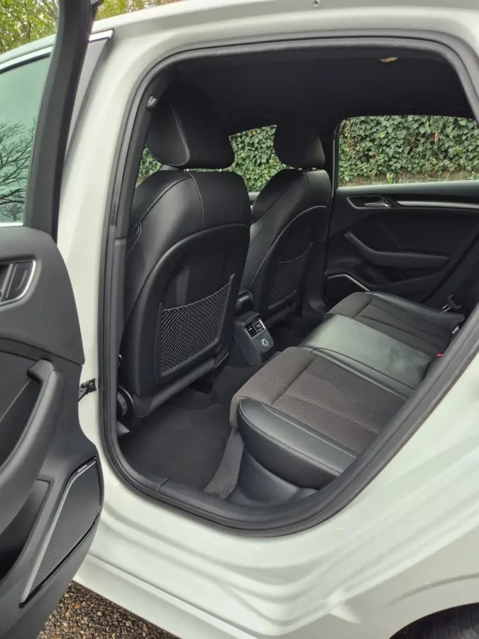 3x 1e eig. S Line Edition Massage Android CarPlay Apple Virtual dash Adaptieve Cruise Line Assist Navi NAP 1.5 TFSI Sport