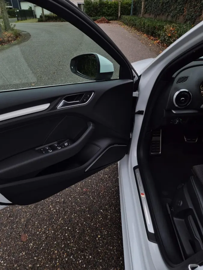 3x 1e eig. S Line Edition Massage Android CarPlay Apple Virtual dash Adaptieve Cruise Line Assist Navi NAP 1.5 TFSI Sport