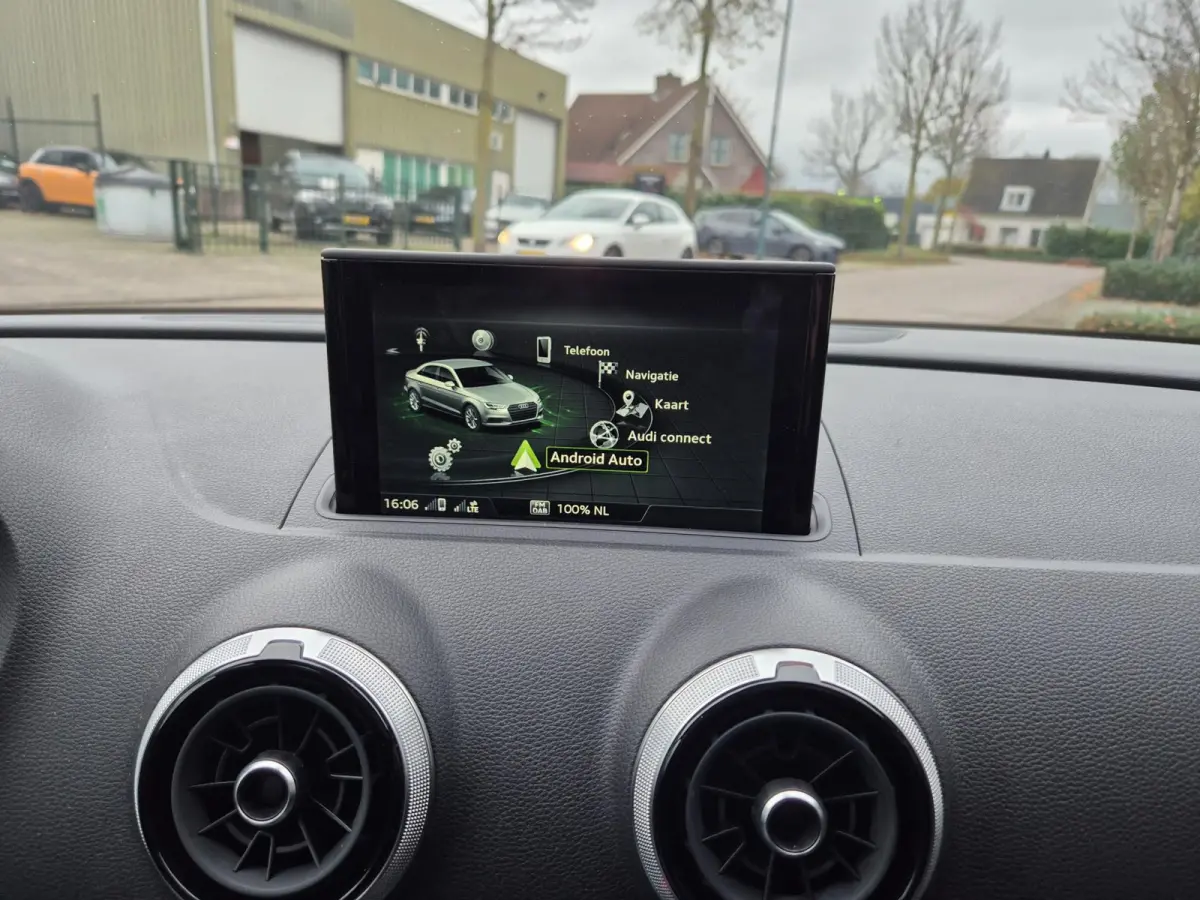 3x 1e eig. S Line Edition Massage Android CarPlay Apple Virtual dash Adaptieve Cruise Line Assist Navi NAP 1.5 TFSI Sport