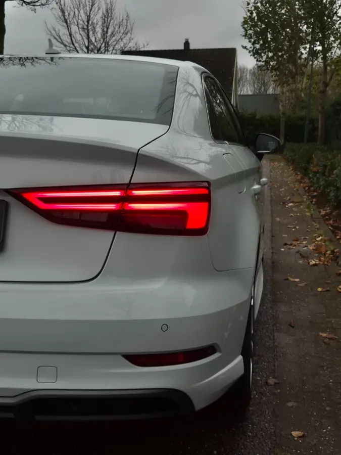 3x 1e eig. S Line Edition Massage Android CarPlay Apple Virtual dash Adaptieve Cruise Line Assist Navi NAP 1.5 TFSI Sport