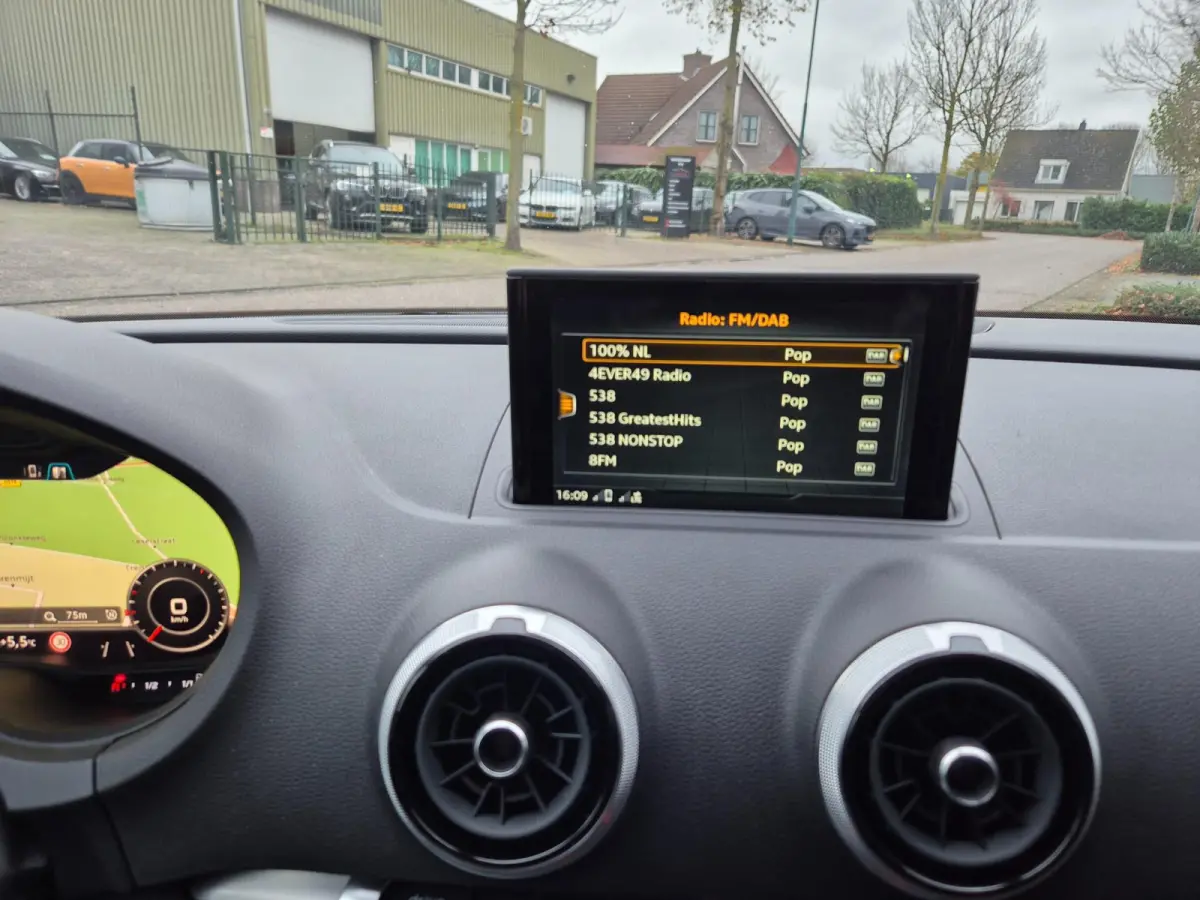 3x 1e eig. S Line Edition Massage Android CarPlay Apple Virtual dash Adaptieve Cruise Line Assist Navi NAP 1.5 TFSI Sport
