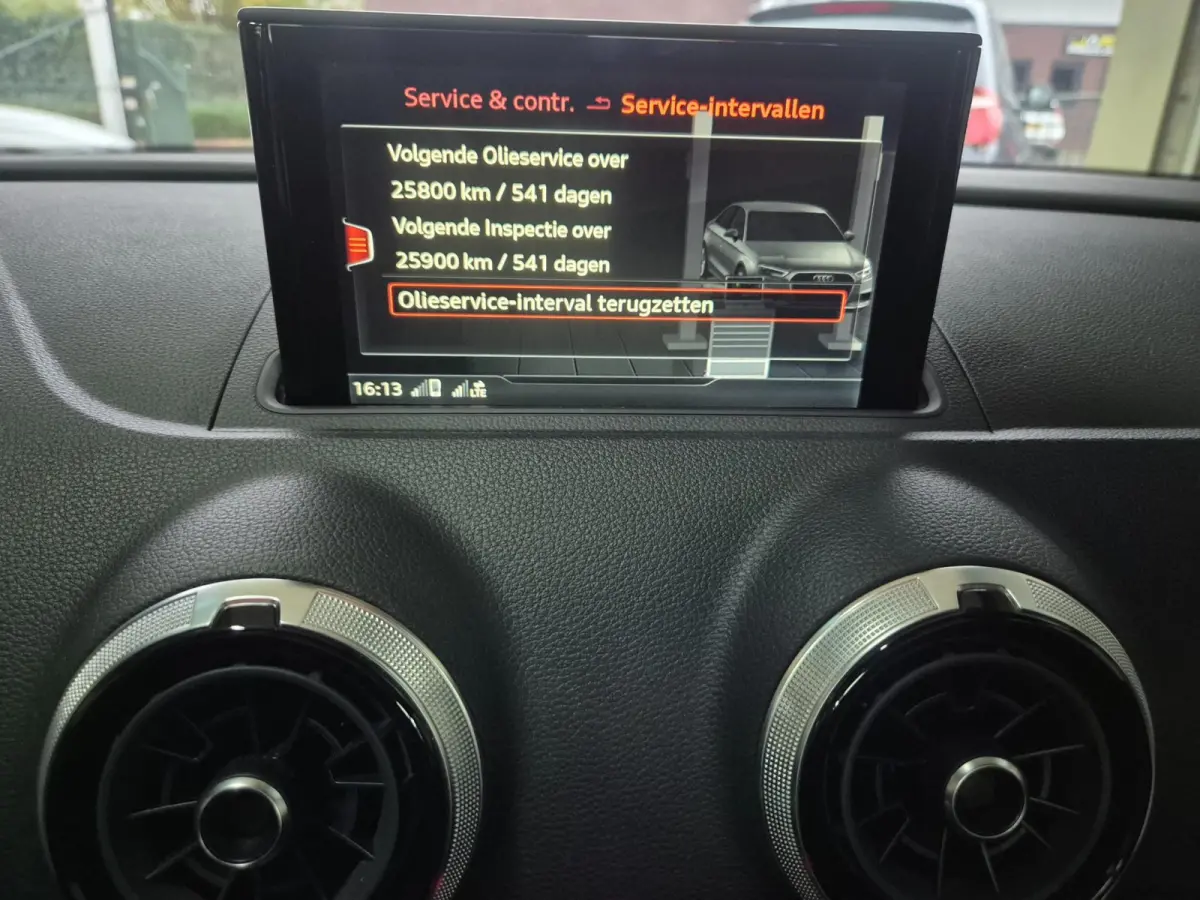3x 1e eig. S Line Edition Massage Android CarPlay Apple Virtual dash Adaptieve Cruise Line Assist Navi NAP 1.5 TFSI Sport