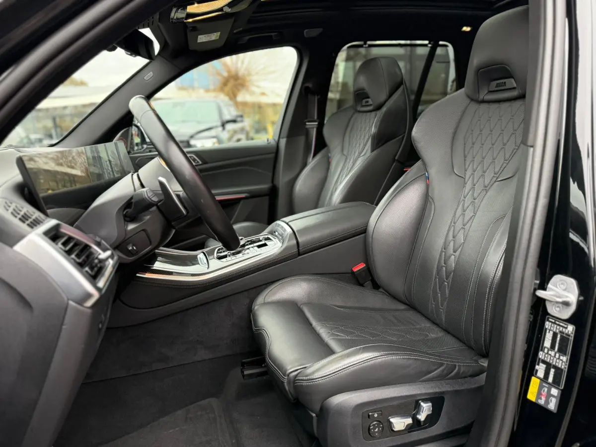 XDrive50e Launch Edition M-Pakket