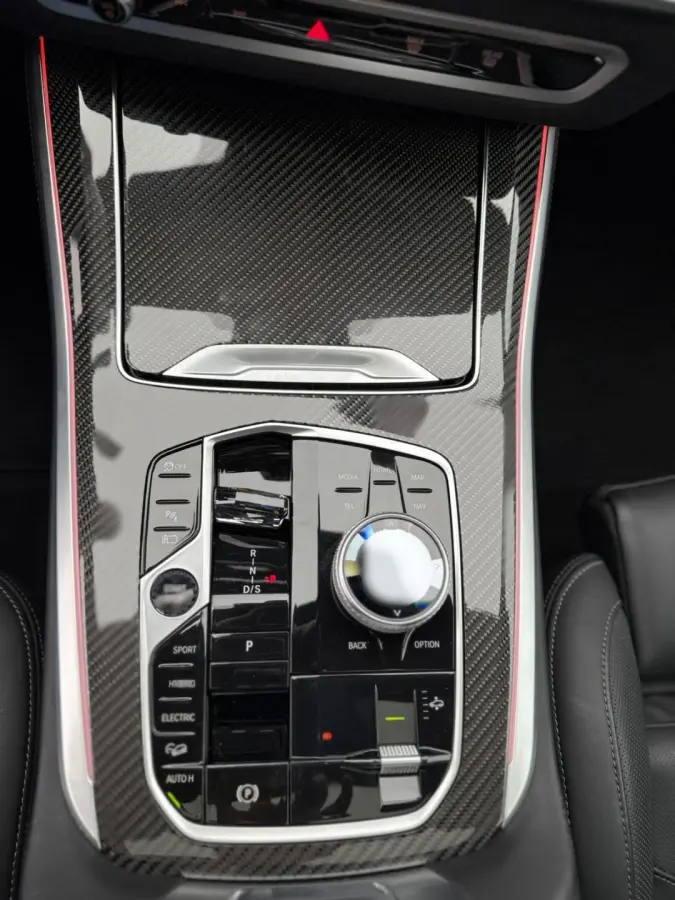 XDrive50e Launch Edition M-Pakket