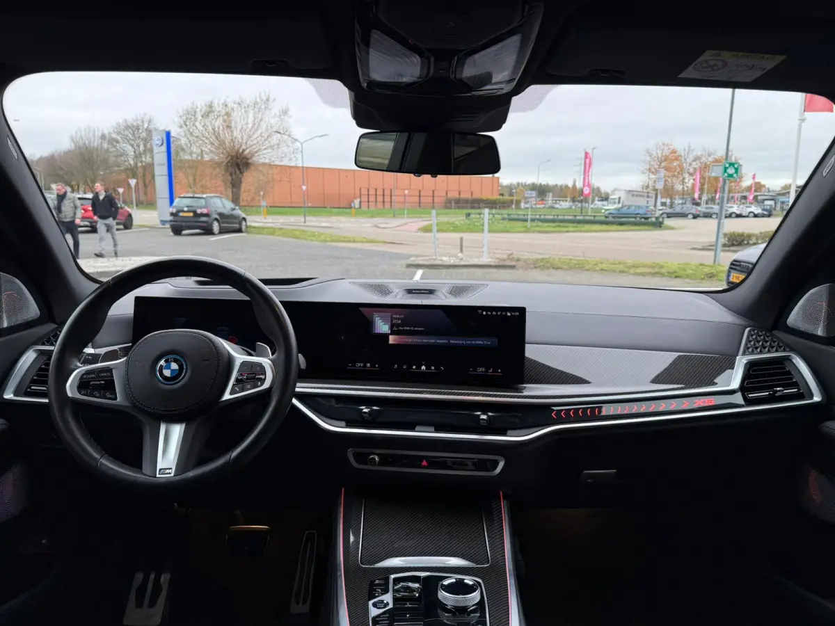 XDrive50e Launch Edition M-Pakket