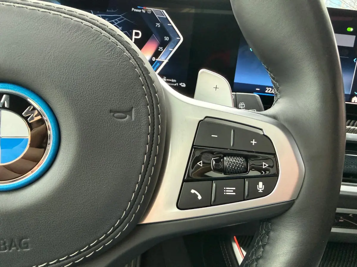 XDrive50e Launch Edition M-Pakket