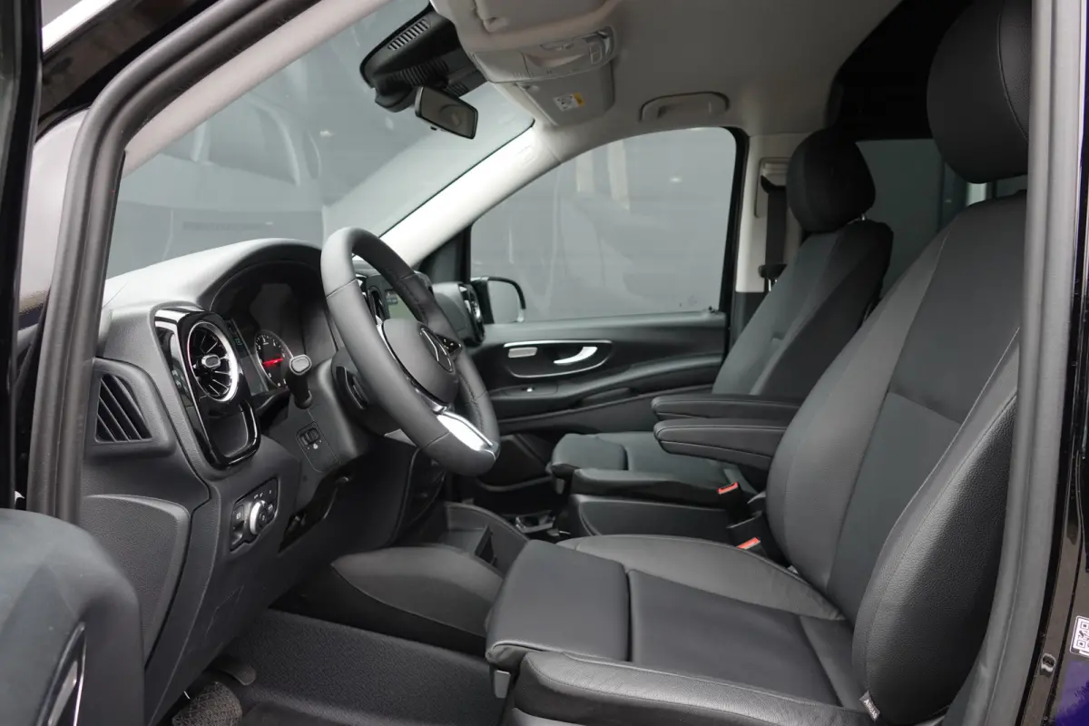 119Cdi 190Pk 9G-Tronic Aut. | Dubbele Cabine | Mixto Pro | Extra lang | 2xSchuifdeur | Achteruitrijcamera | Afneembare trekhaak | 20''