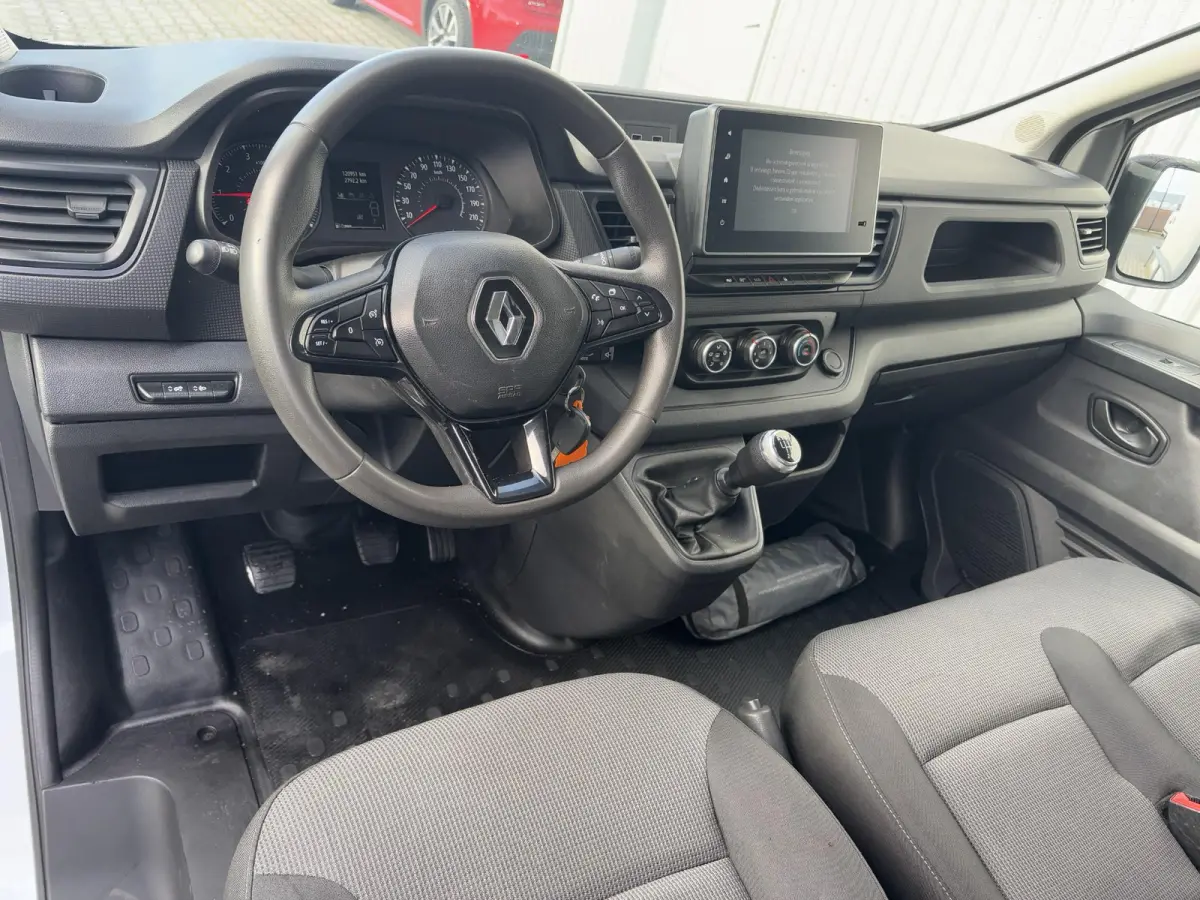 2.0 dCi 110 T30 L2H1*A/C*CRUISE*NAV*HAAK*3PERS*TEL