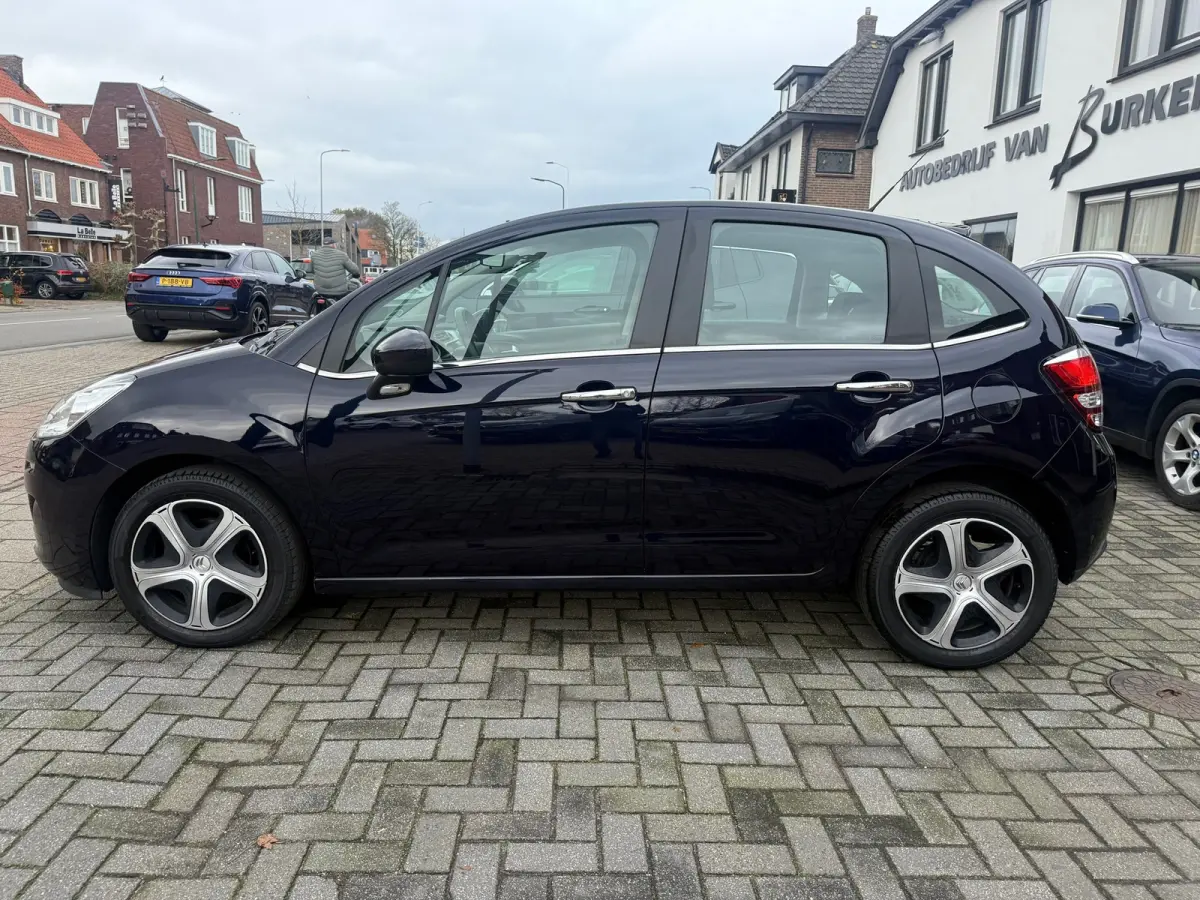 1.0 PureTech Feel Edition, Navigatie,Climate control,Cruise control,Isofix