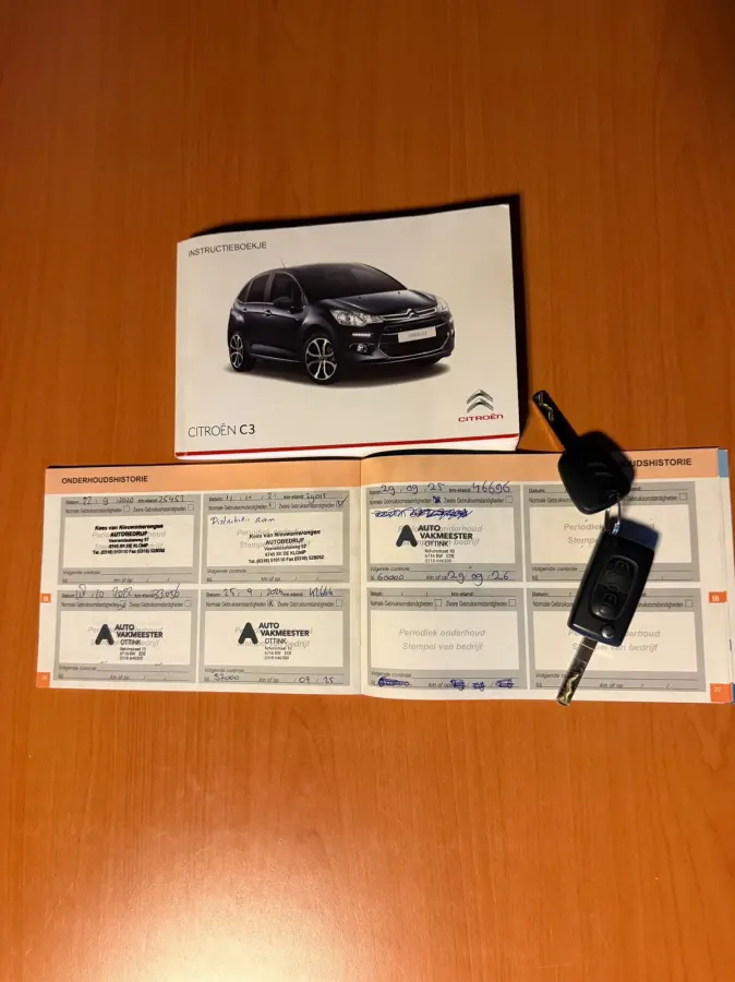 1.0 PureTech Feel Edition, Navigatie,Climate control,Cruise control,Isofix