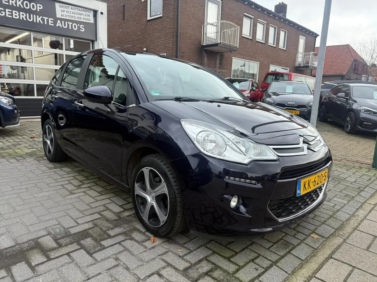 1.0 PureTech Feel Edition, Navigatie,Climate control,Cruise control,Isofix