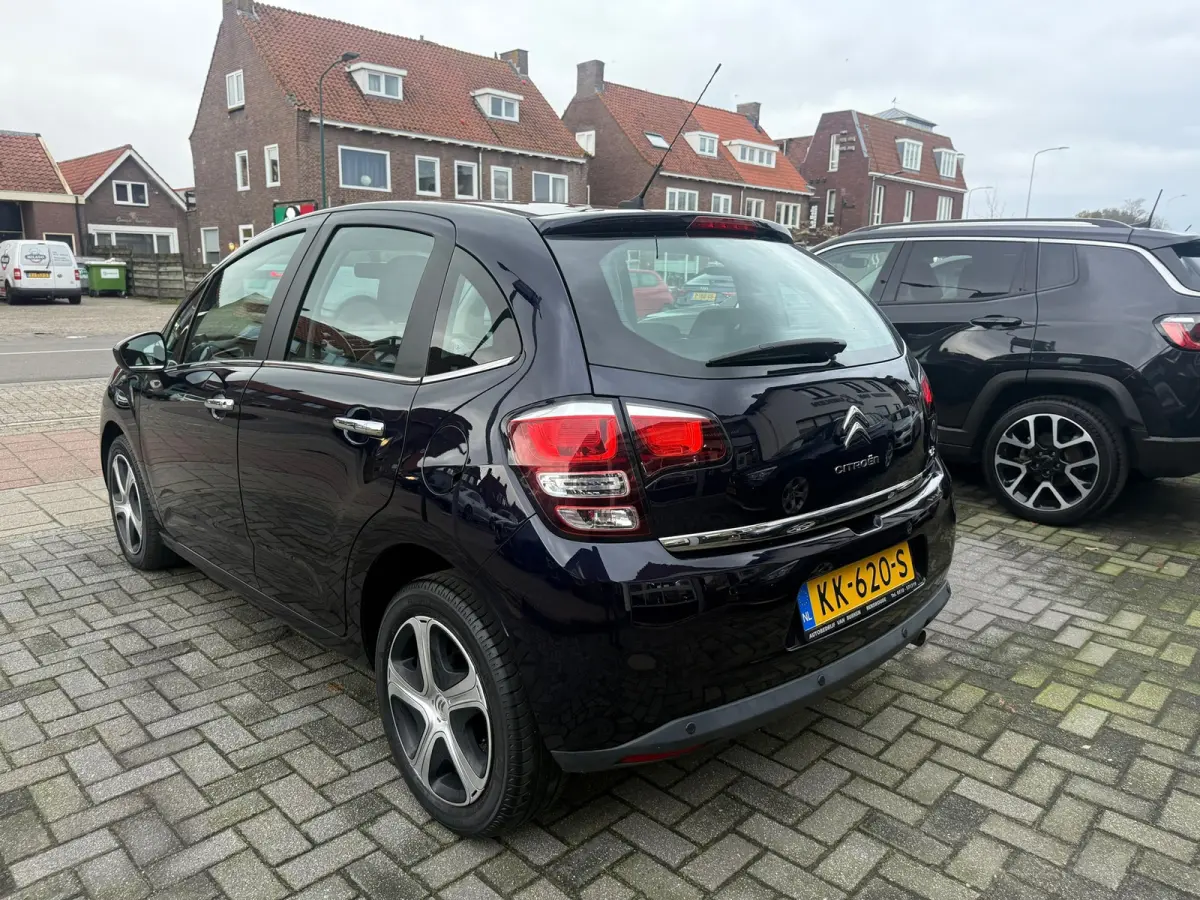 1.0 PureTech Feel Edition, Navigatie,Climate control,Cruise control,Isofix