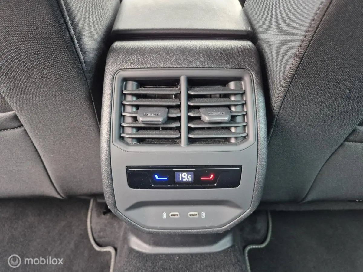 1.0 TSI STYLE BUSINESS INTENSE • CAMERA • CARPLAY •