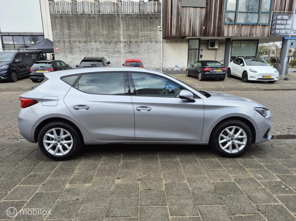 1.0 TSI STYLE BUSINESS INTENSE • CAMERA • CARPLAY •