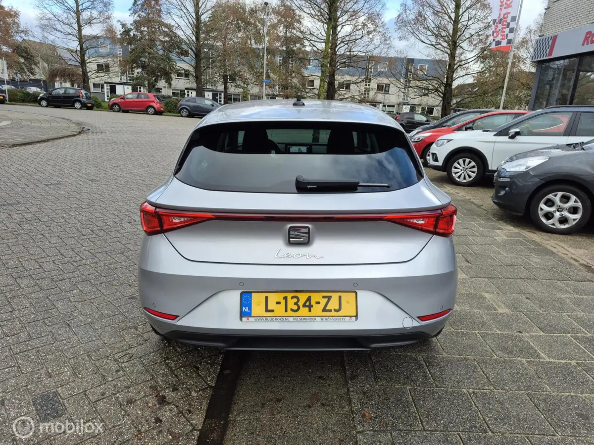 1.0 TSI STYLE BUSINESS INTENSE • CAMERA • CARPLAY •