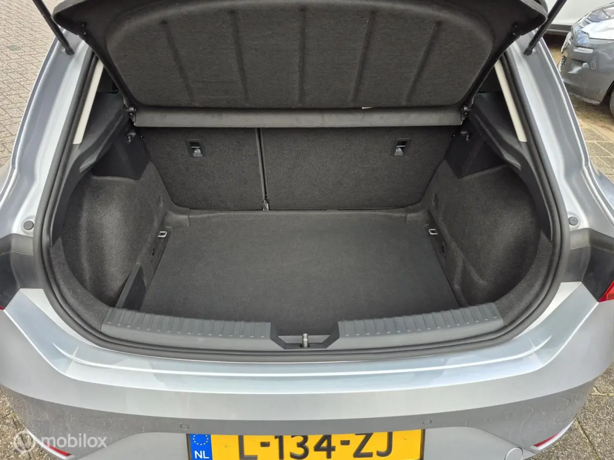 1.0 TSI STYLE BUSINESS INTENSE • CAMERA • CARPLAY •