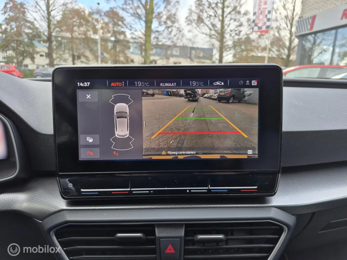 1.0 TSI STYLE BUSINESS INTENSE • CAMERA • CARPLAY •