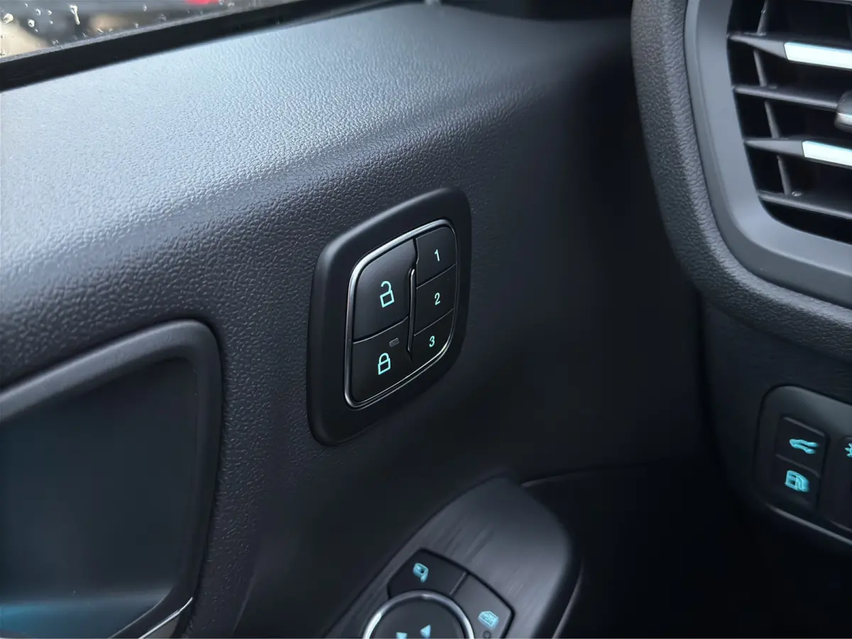 2.5 PHEV Sound Edition | Direct Leverbaar! | Uniek | B&O Audio | Pano