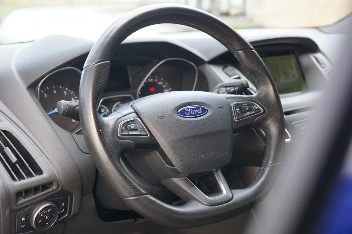 1.0 Ecoboost 125pk ST-Line - Deep Impact Blue - Carplay/360 camera/Nav